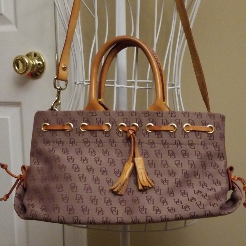 Dooney & Bourke bag